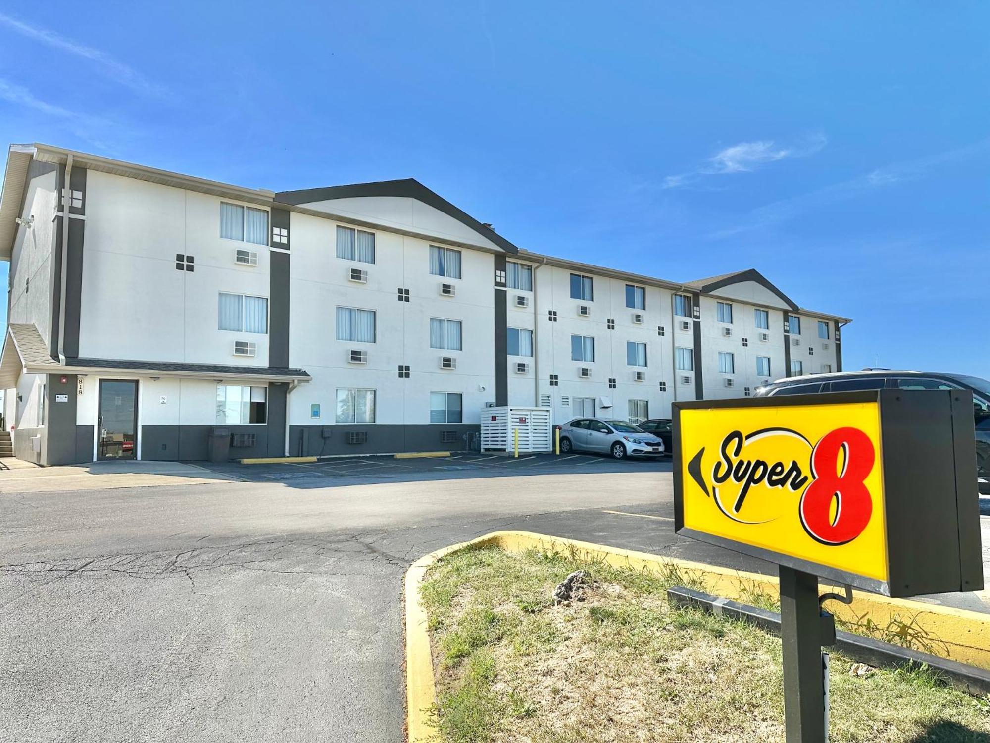 Hotel Super 8 By Wyndham Bloomington