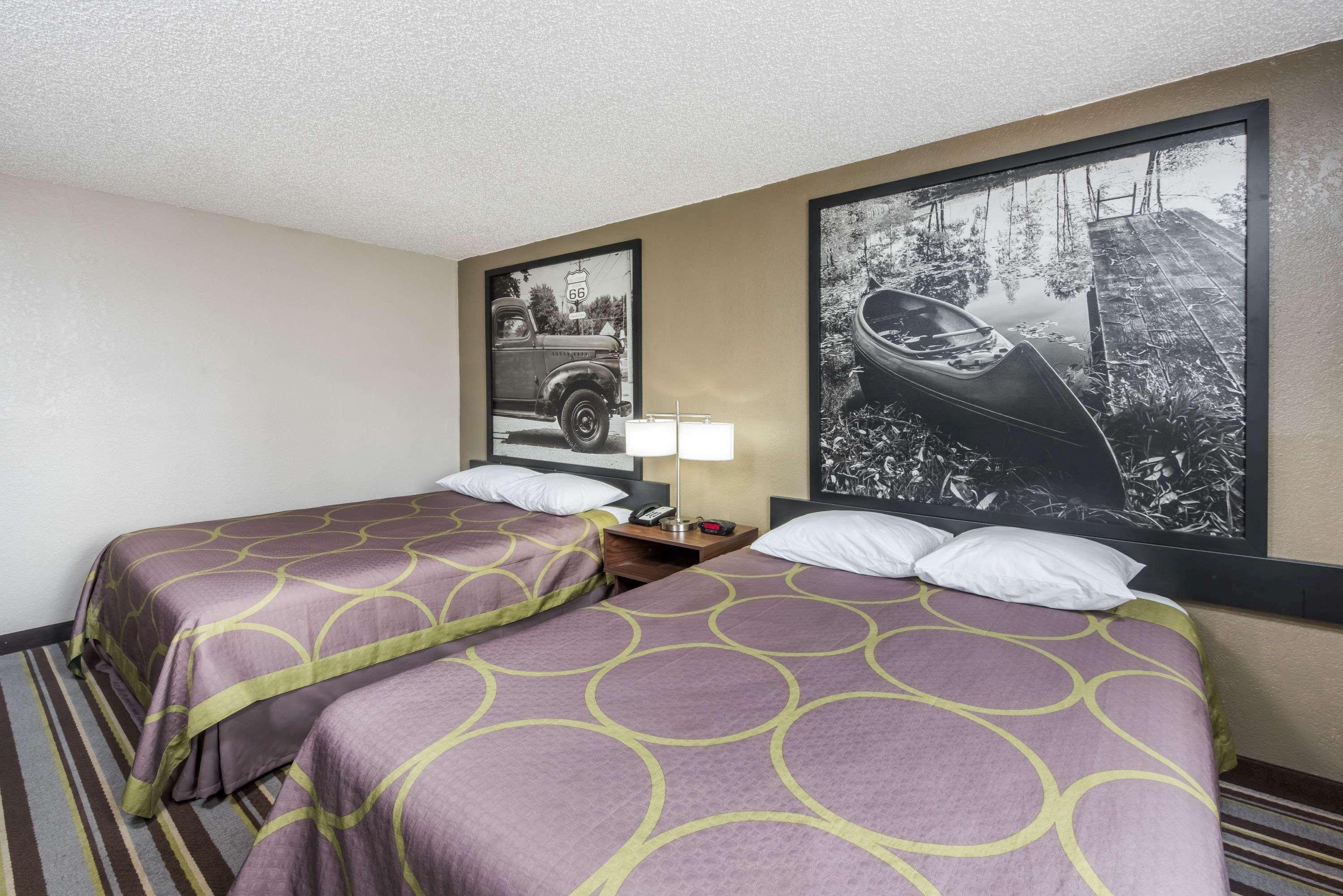 Super 8 By Wyndham Hotel 2*