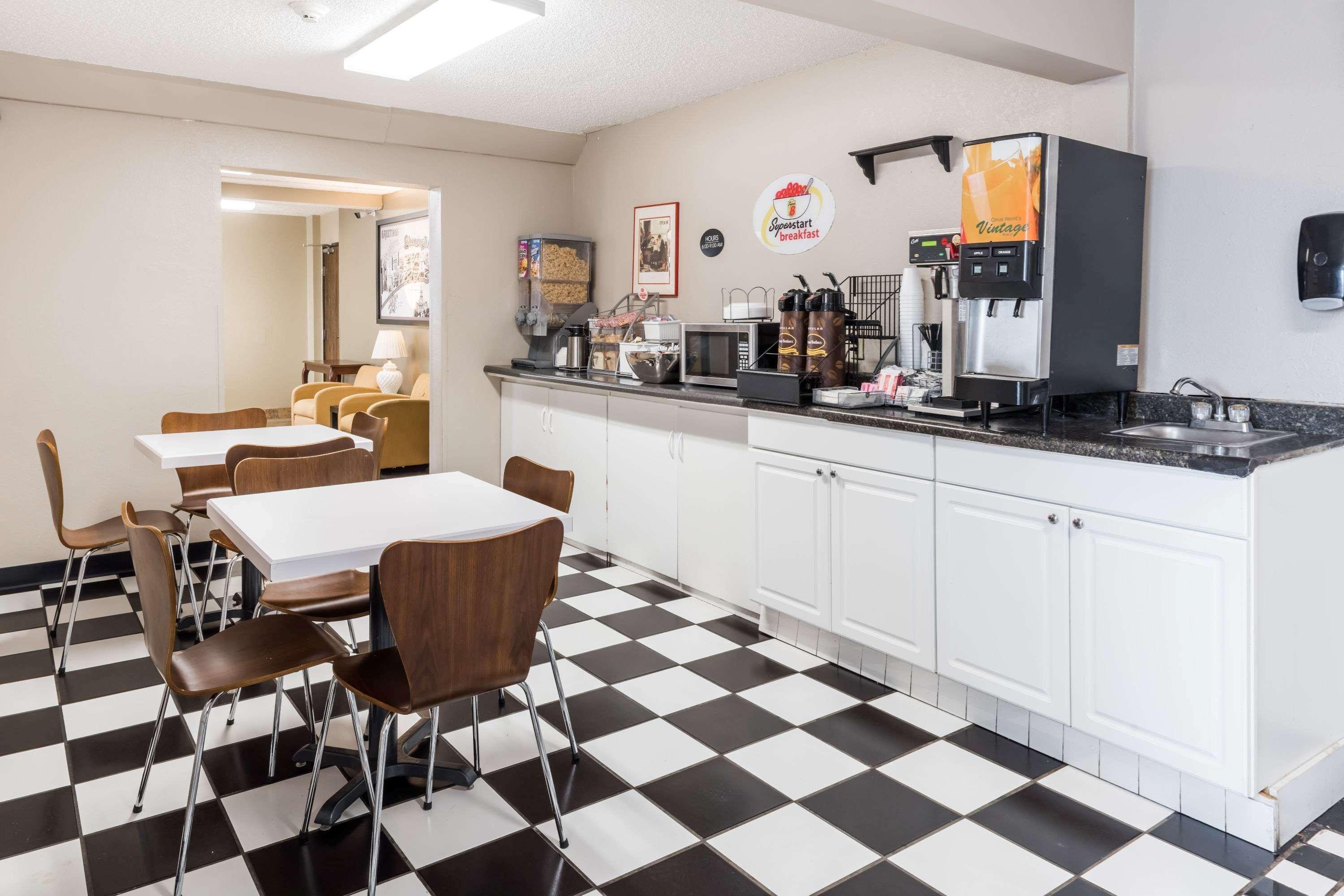 Super 8 By Wyndham 2*
