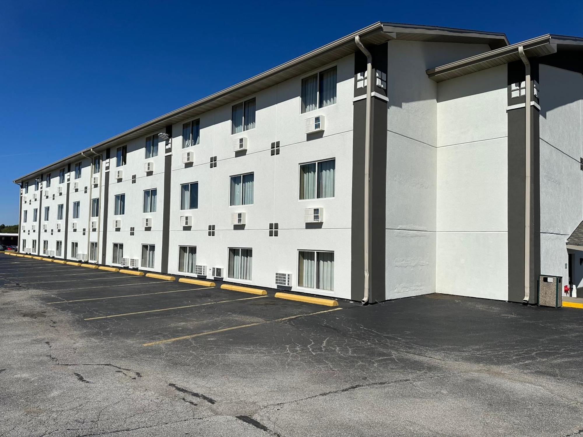 Hotel Super 8 By Wyndham 2*