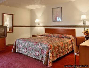 Super 8 By Wyndham Hotel Bloomington
